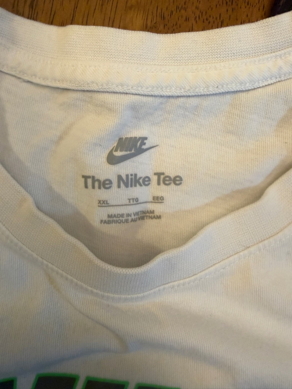 Nike White Short Sleeve T-Shirt with Green Logo - Picture 4 of 4